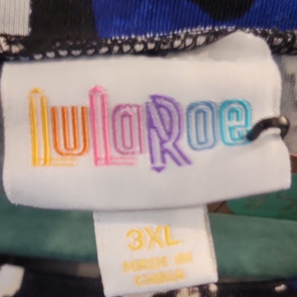 LuLaRoe Blue and Black Boxy Short Sleeve Tee - Picture 2 of 3